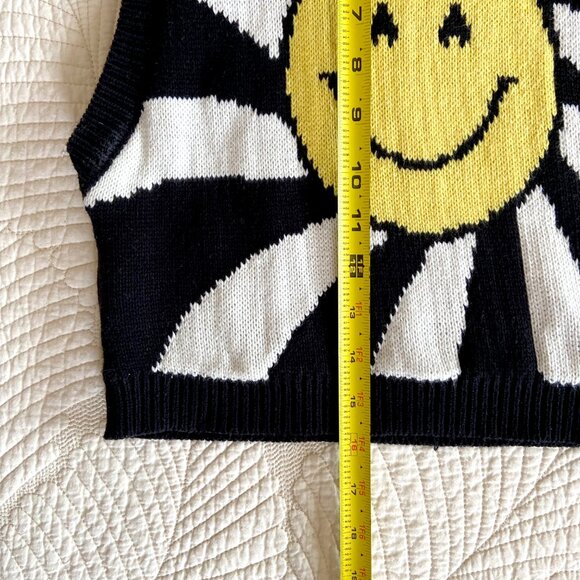 Forever 21 Smiley Face Psychedelic Cropped Sweater Vest - S - Picture 6 of 6